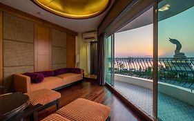 โรงแรมแลนด์มาร์ค นครพนม